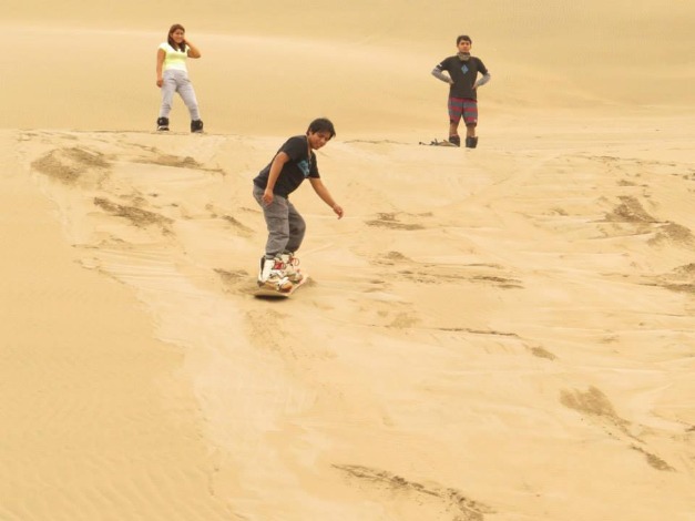Sandboarding in the Lima Dunes - Imagen 3