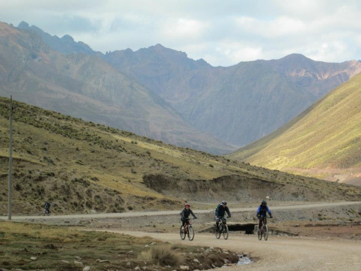 Rajuntay Snowcapped Mountain - Imagen 4