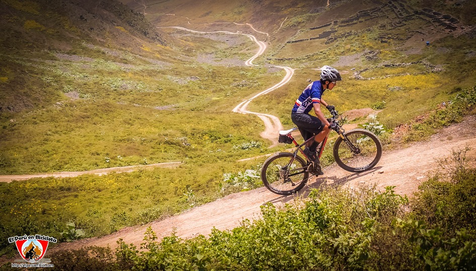 Touching the immensity of the horizon