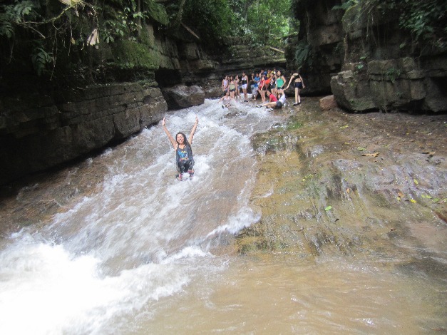 ADVENTURE AT THE MERETARI SLIDE - Imagen 15