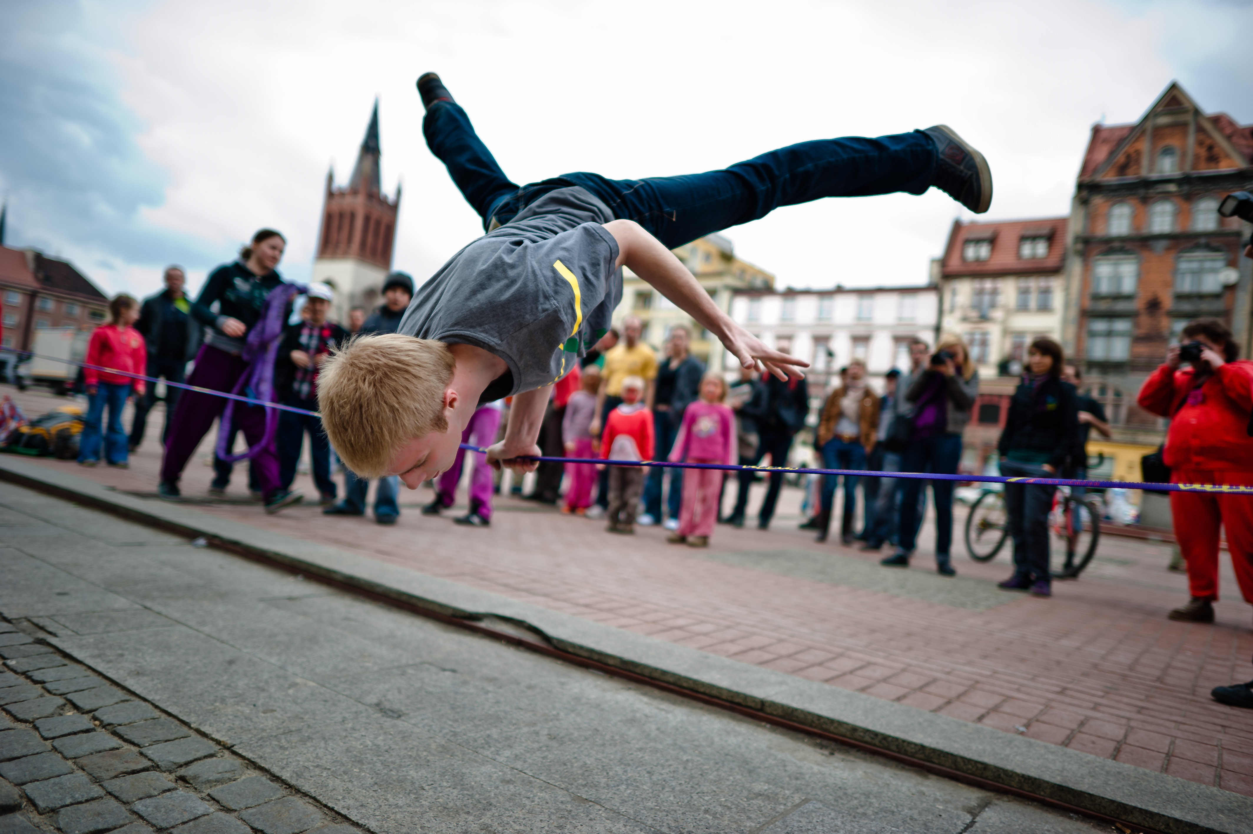 Slackline: The Air Acrobats.