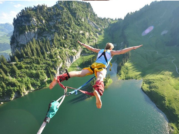 The highest bungee jumps in the world: Jumping into the extreme abyss