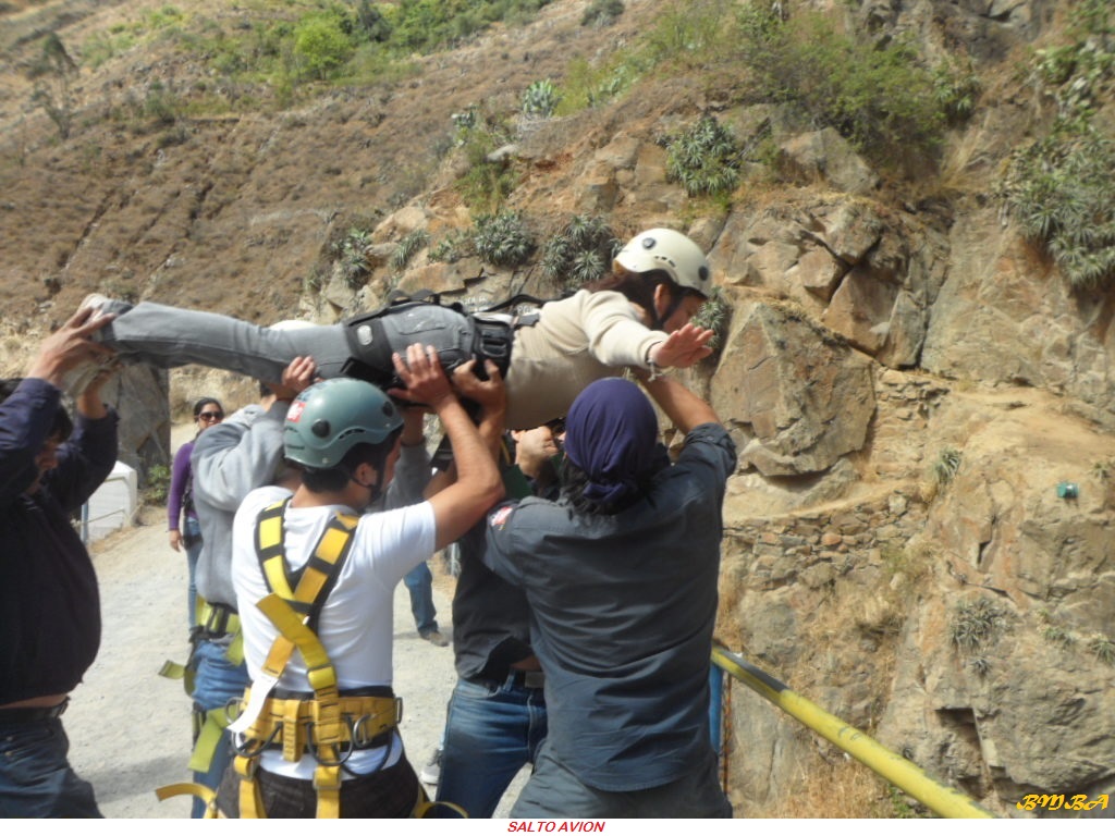 Experience a unique adventure practicing bungee jumping in Lima.