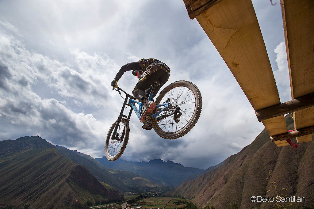 Summary of the 2017 Santísimo Downhill MTB Championship