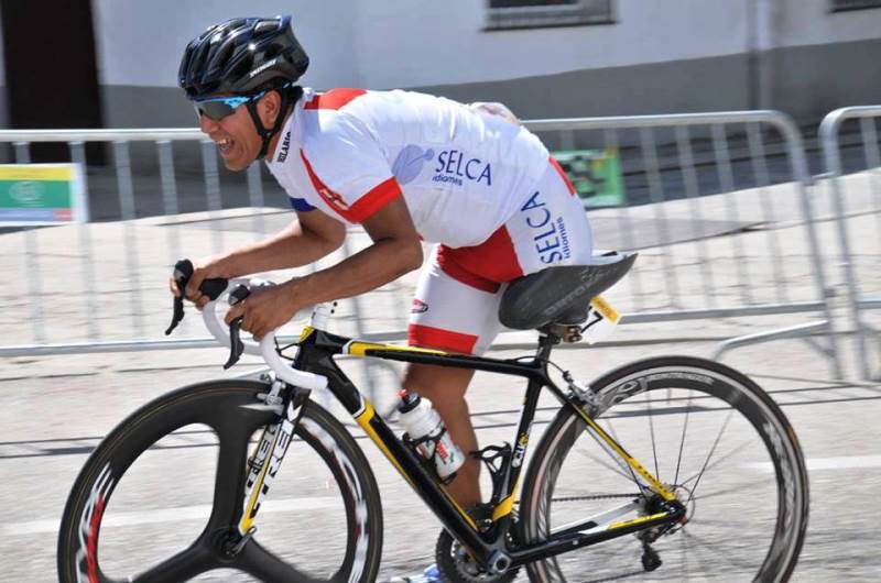 Peruvian cyclist with disability wins silver medal in Spain