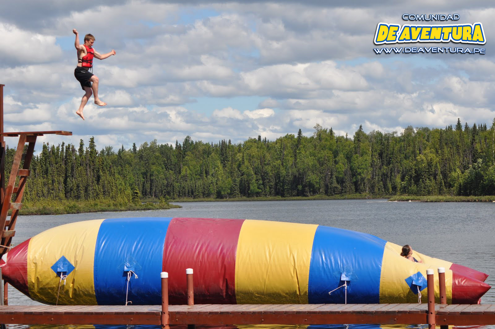 Blob Jump: Jump, fly, and dive in.
