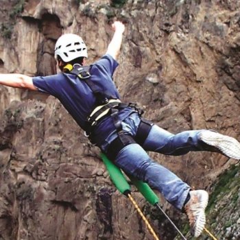 Bungee Jumping: Recommendations and Safety Measures