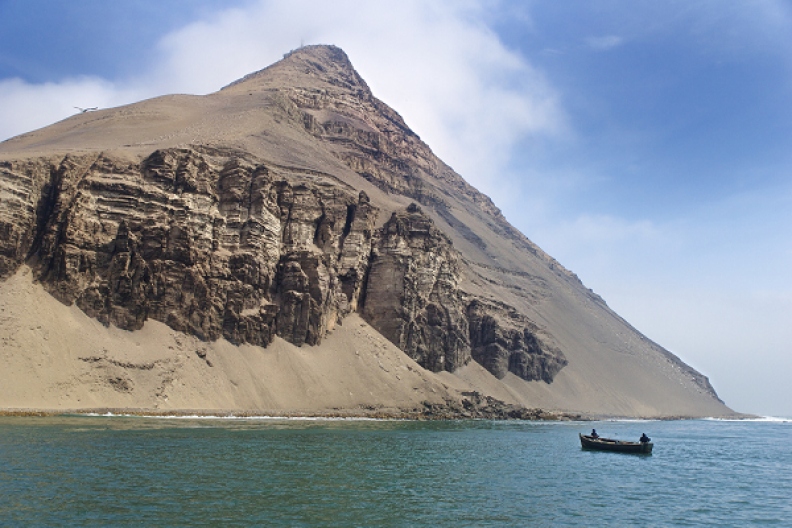 Vista principal de San Lorenzo Island en Callao, Lima - De Aventura
