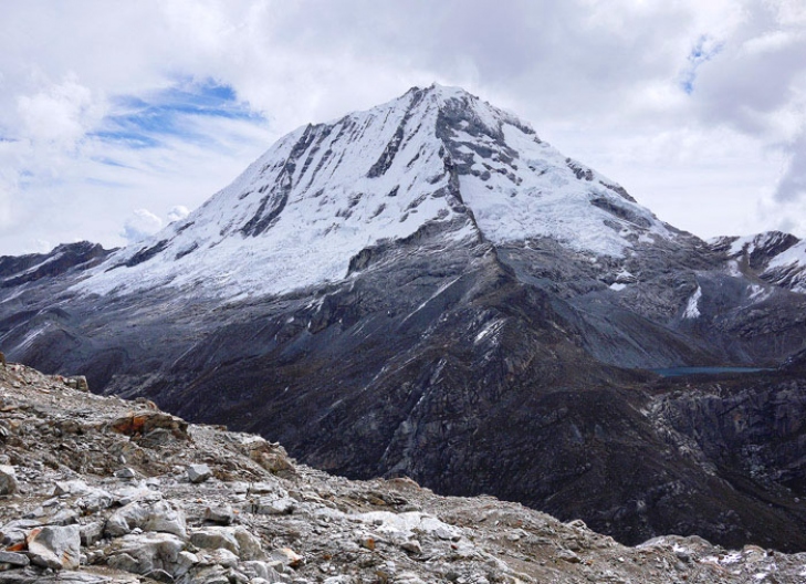 Ranrapalca Mountain