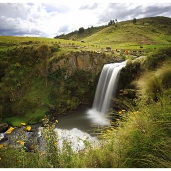 Pumapaqcha Waterfall