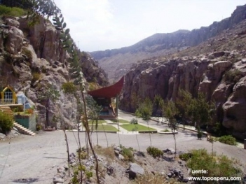 Escalada en Santuario de Chapi
