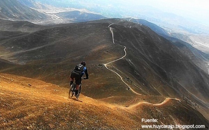 Cycling in Chirimoyo Pachacámac