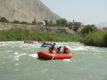 Rafting in Camaná River