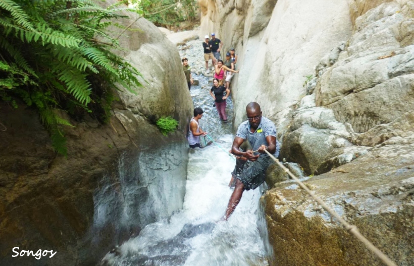 Canyoning in Songos