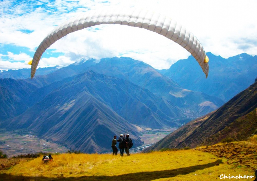 Paragliding in Chinchero