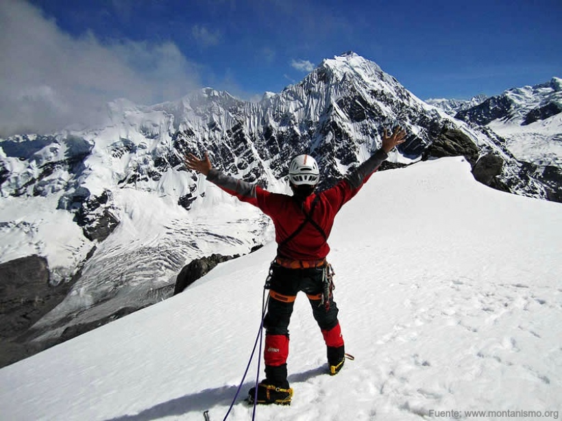 Climbing in Nevado Ausangate