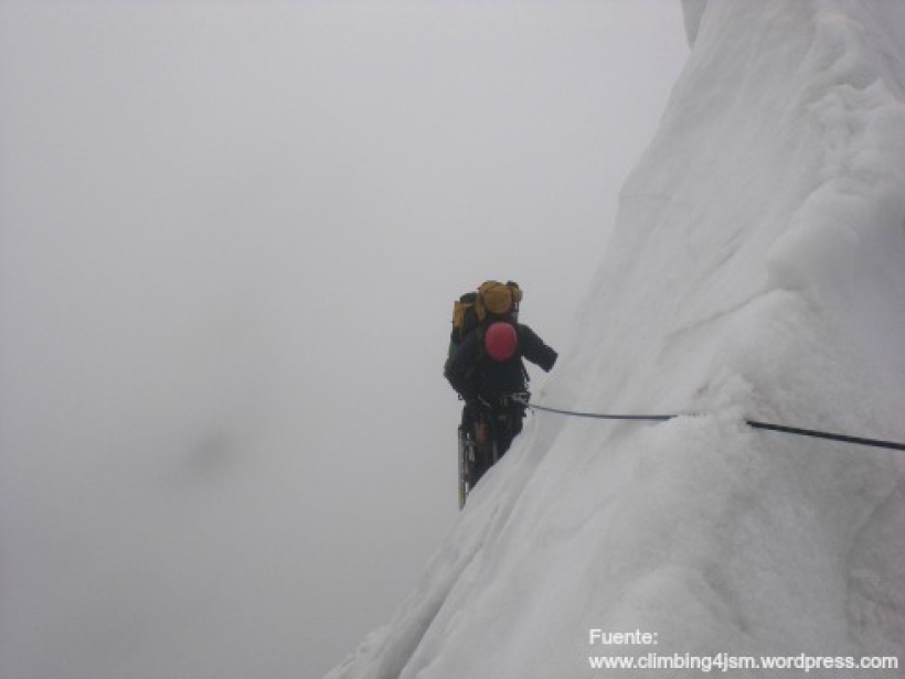 Climbing in Nevado Verónica