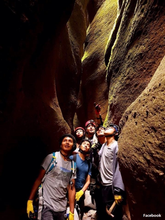 Trekking in the 7 canyons of Qorihuillca