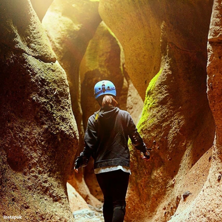 Rappelling in the 7 canyons of Qorihuillca