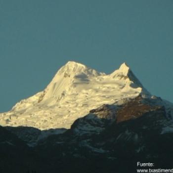 Climbing in Nevado Vallunaraju