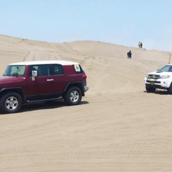 Off Road 4x4 in Asia Dunes